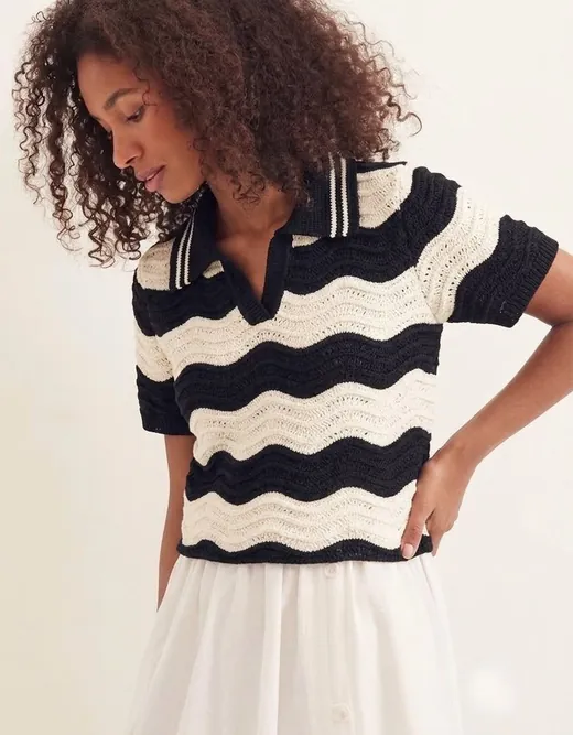 Polo tejido en ondas negro y hueso