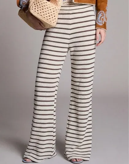 Pantalón tejido a rayas — ver en Instagram