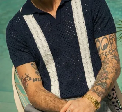 Polo tejido azul marino — ver en Instagram